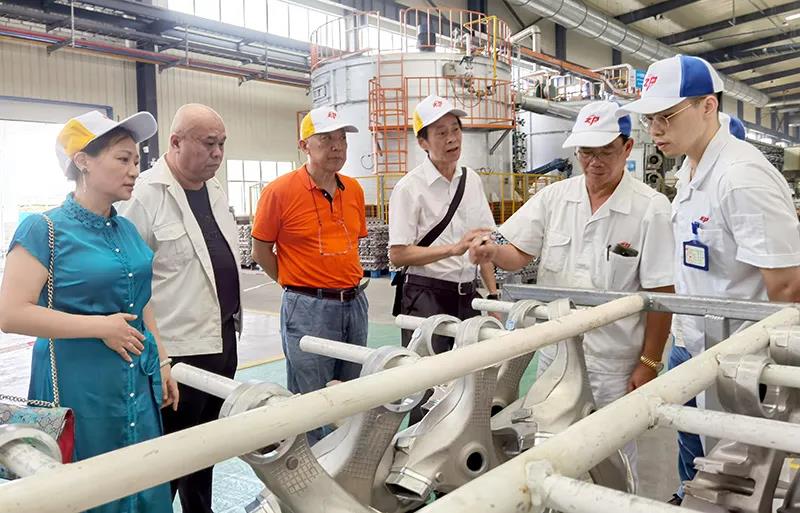 廣東省汽車行業(yè)協(xié)會(huì)領(lǐng)導(dǎo)一行來(lái)訪肇慶動(dòng)力